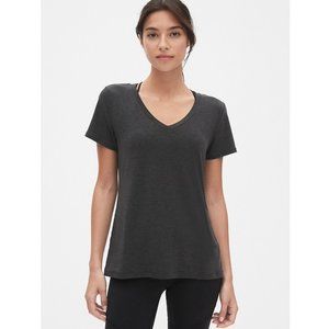 GapFit Breathe V-neck t-shirt Soft Black or Dark Grey XL